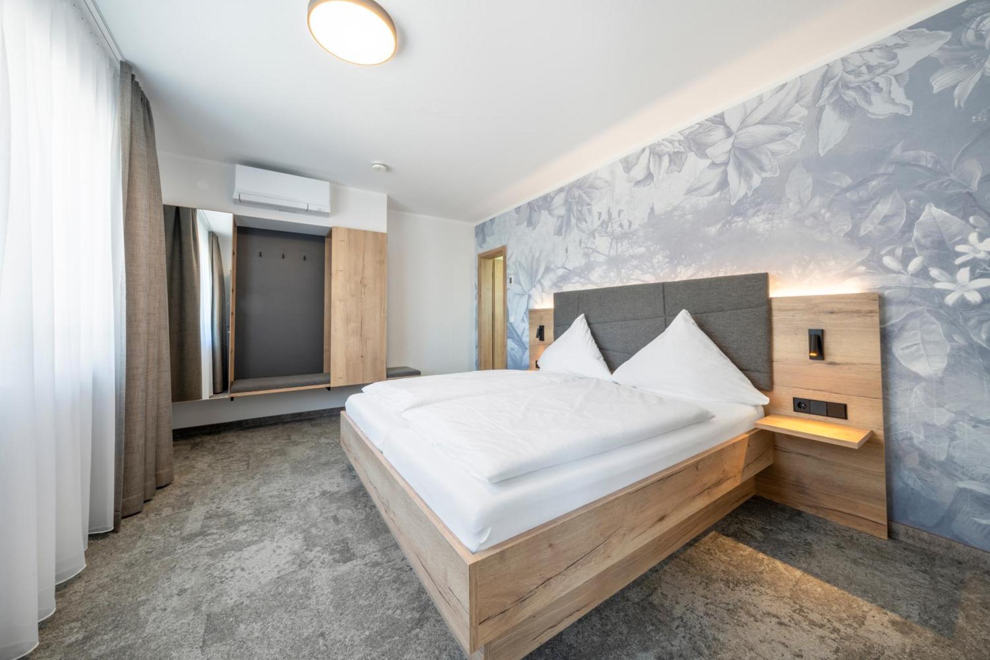 Koepfers Steinbuck Hotell Bischoffingen Eksteriør bilde